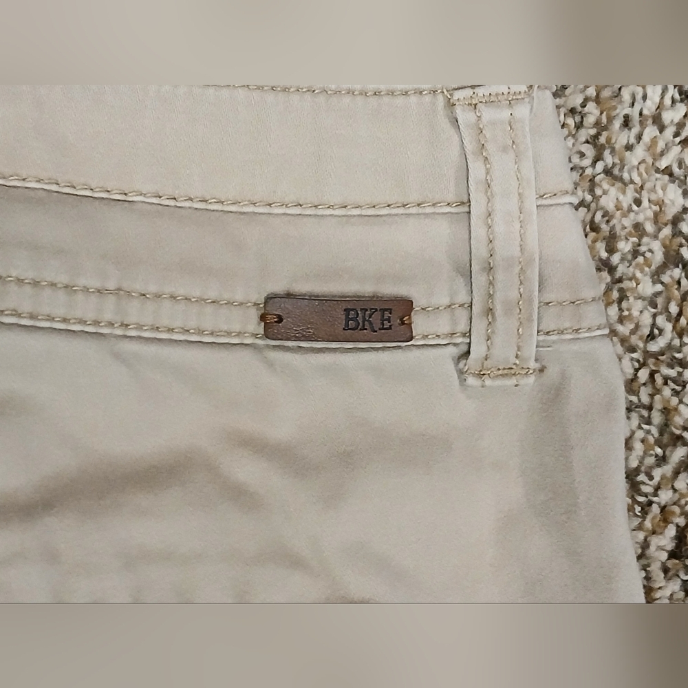 Buckle BKE Khaki Women's Pants Size 30R - Picture 9 of 10